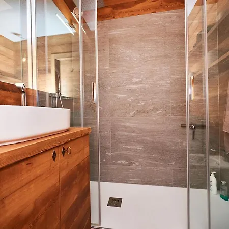 דירה Tsaumiau, 2 Bedrooms, Ski Lift 170m!